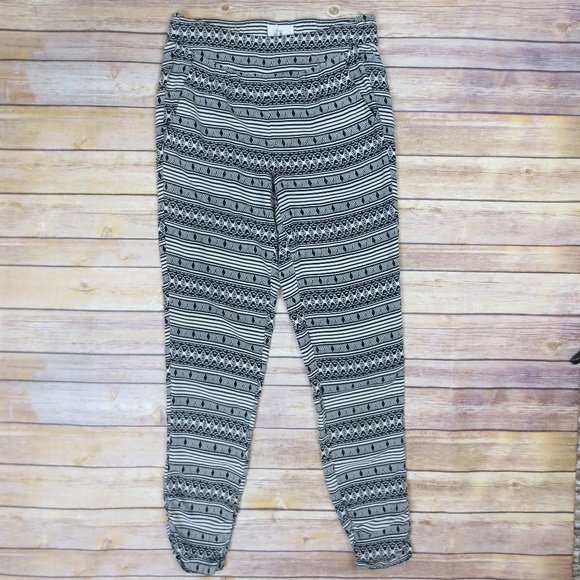 Jack by BB Dakota Suzette Printed Challi Pant - Picture 3 of 7